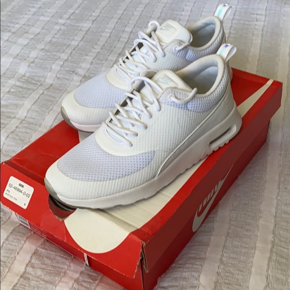 Nike - Picture 2 of 4